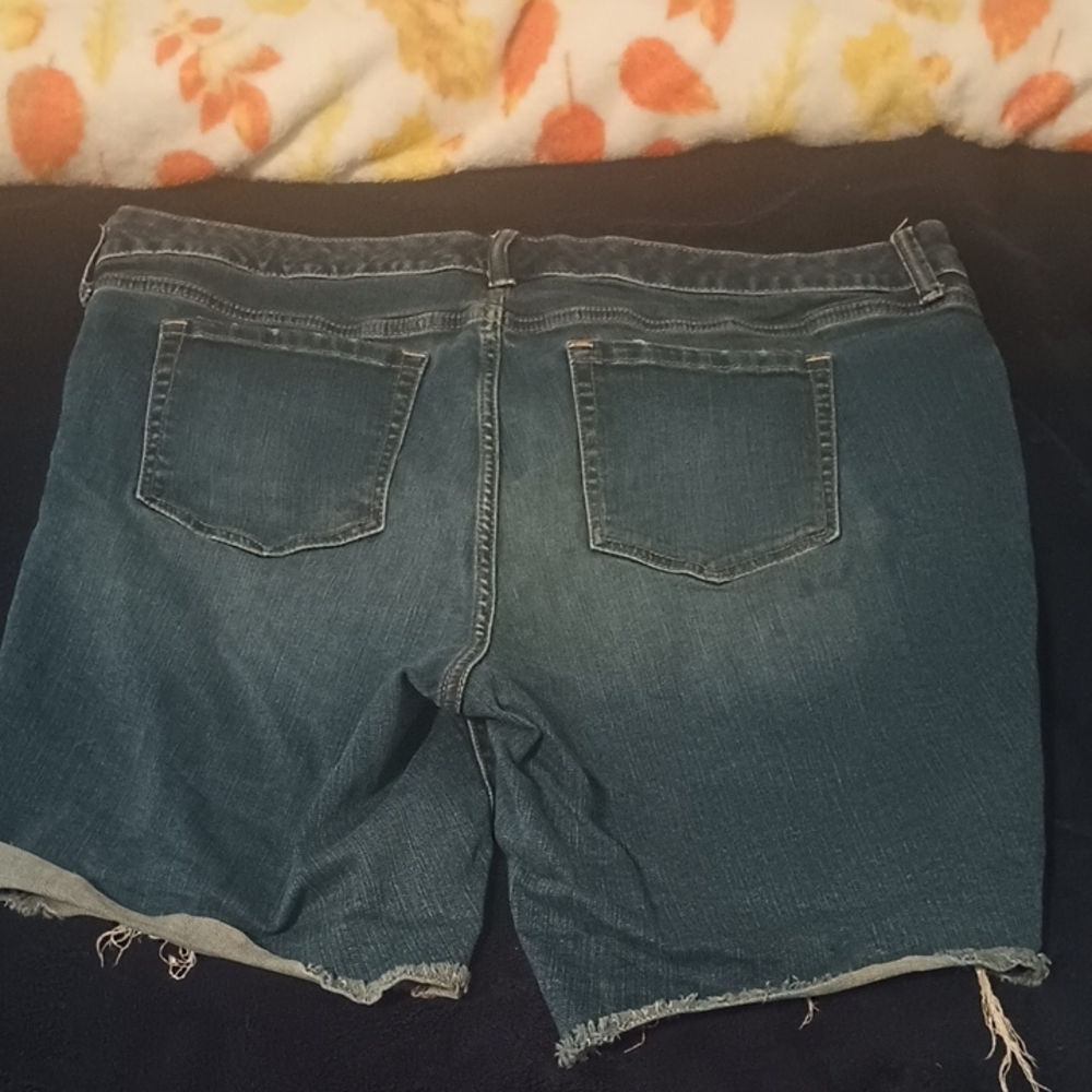 Torrid Ripped Blue Jean Shorts - Picture 5 of 7